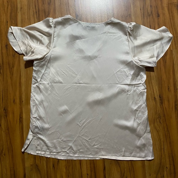 Premise Women’s V-Neck Satin Blouse Size Large - Picture 2 of 10